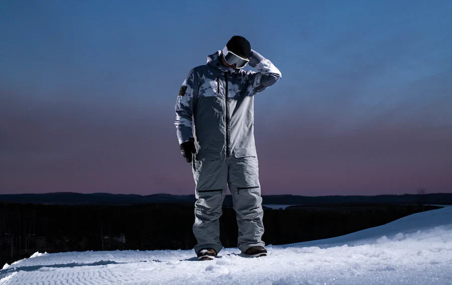 高性能ヨーロッパブランド】oneskee スノボー ウェア スノースーツ S 高性能ヨーロッパブランド】oneskee スノボー ウェア スノースーツ S